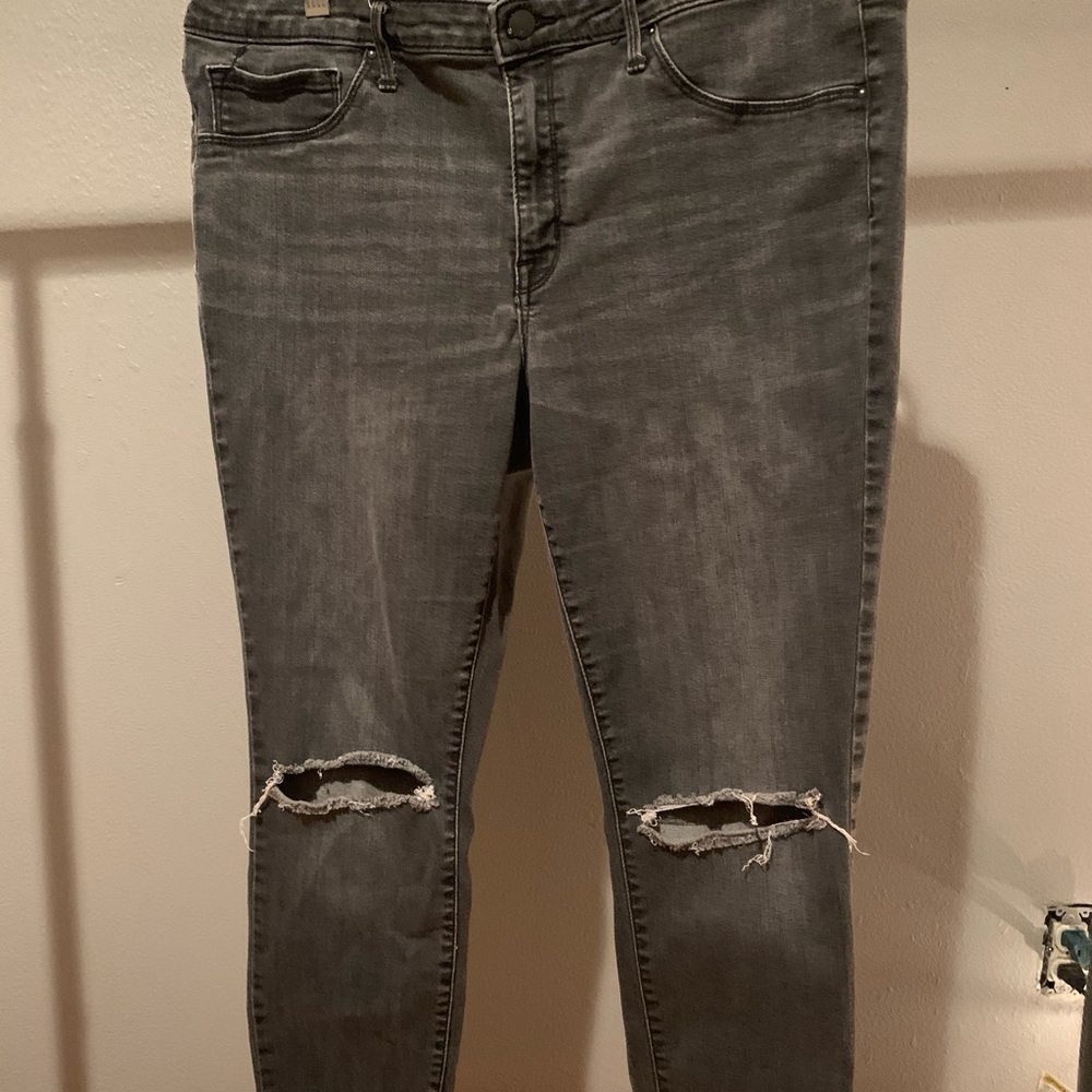 Stone washed ripped jeans
